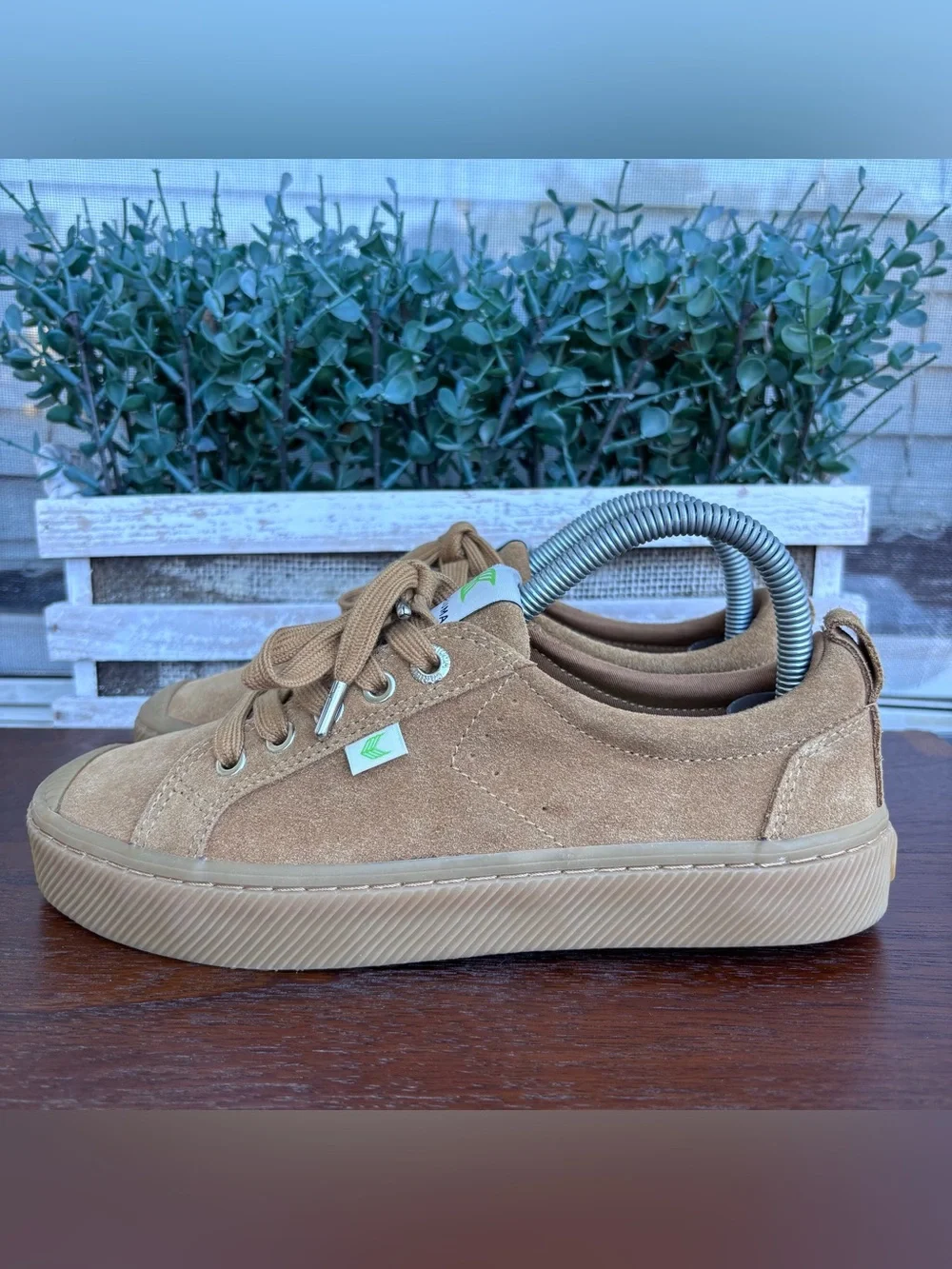 Cariuma OCA Low-Top Sneakers in Camel Suede